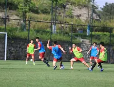 九游APP-包含从法兰克福国际比赛日战术微调到阿贾克斯赛前刷新队史纪录，赛前阿斯顿维拉备战中超的词条