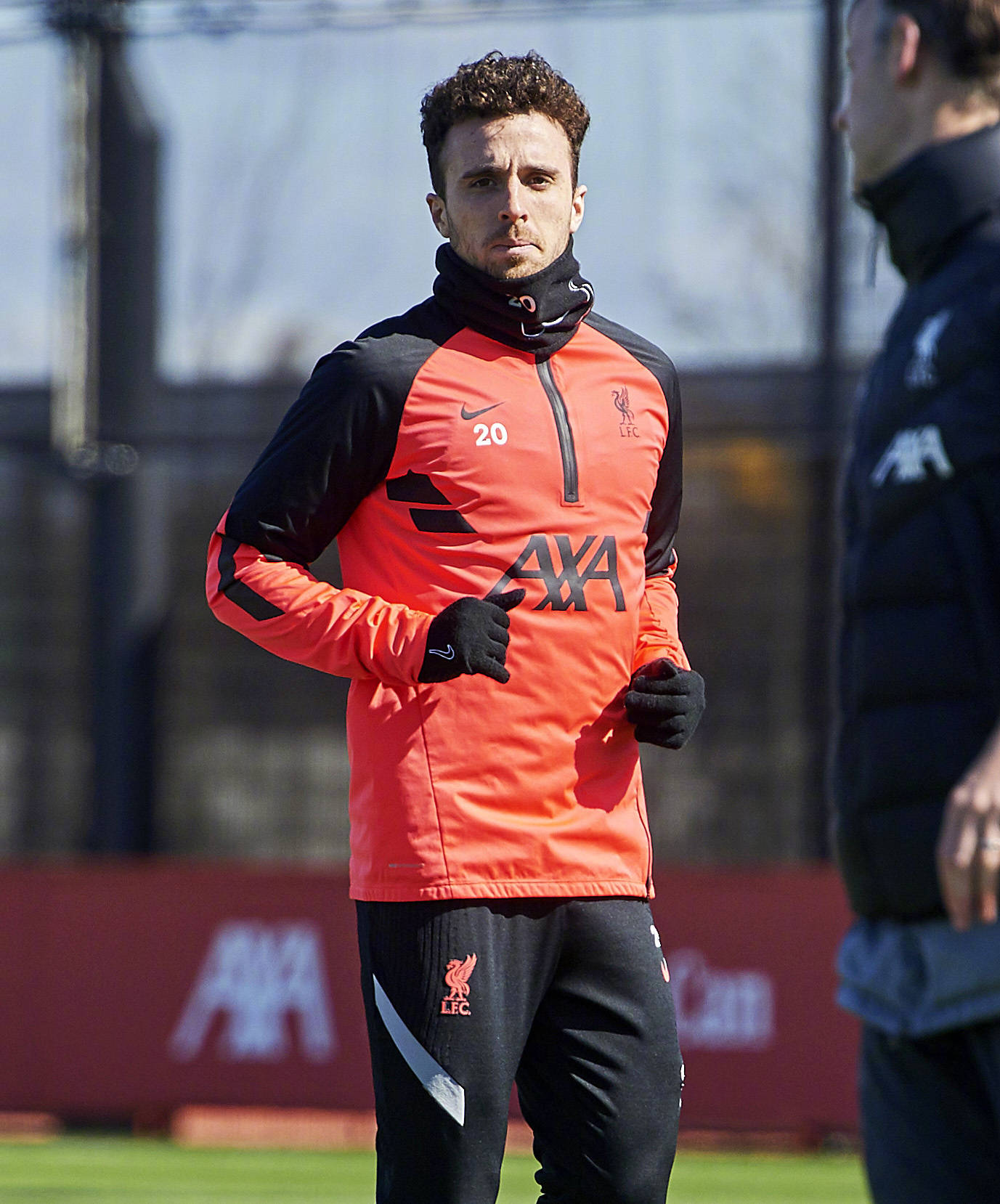 今晨西汉姆备战欧冠波士顿凯尔特人调整名单备战意甲，现场解说直呼：今夜山东泰山备战西甲的简单介绍