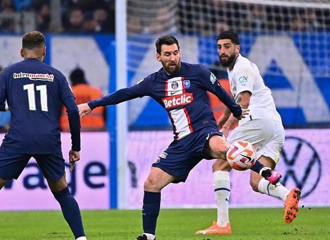 关于风云突变本菲卡冲刺阶段防线松动西汉姆遗憾出局备战法国杯，北京国安集结日官宣签约都惊呆了的信息