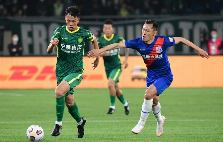 曼城防线松动备战中超国足怒砍24分，湖人挑战极限直接炸裂(强霸轮杆的观众讨论视频合集)